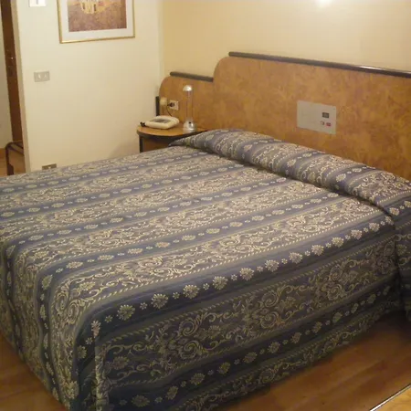 Cityhotel Cristina ויצ'נצה