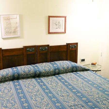 Cityhotel Cristina מלון 3*