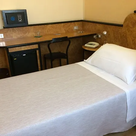 Cityhotel Cristina מלון 3*
