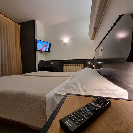 מלון Cityhotel Cristina 3*