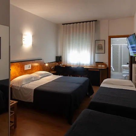 מלון Cityhotel Cristina 3*