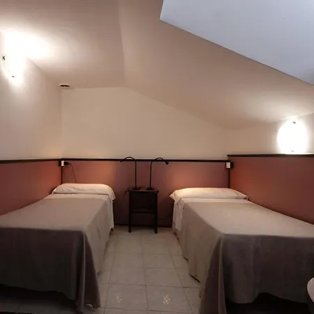 Cityhotel Cristina מלון