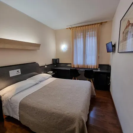 Hotel Cityhotel Cristina 3*